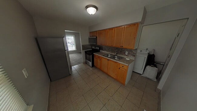 Photo - 22819 Nagel St Apartamento