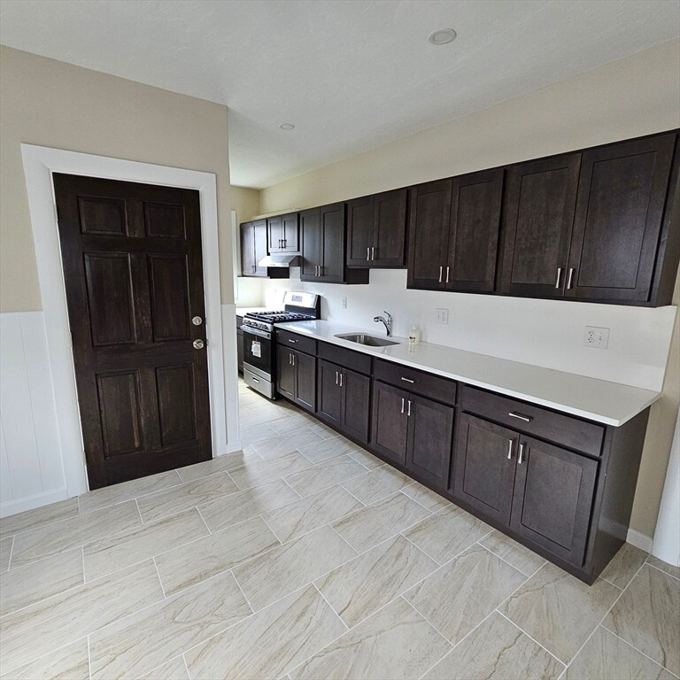 Photo - 70 Weston St Unit 2