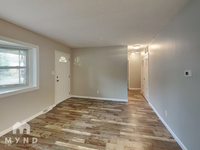 Photo - 4957 Betsy Dr