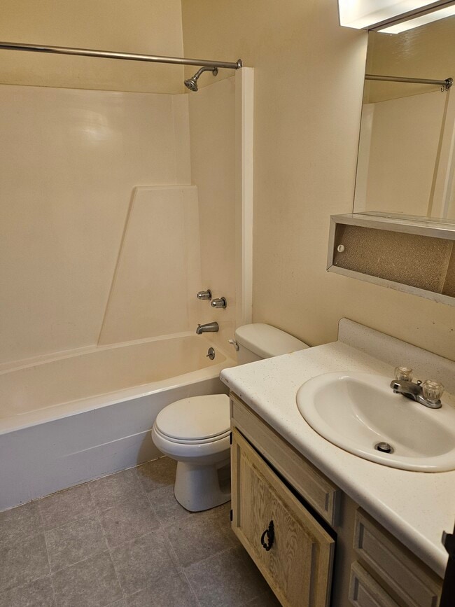 Photo - 2146 Tanglewood Ave