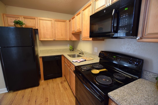 Beautiful Kitchens - Oasis Apartment Homes