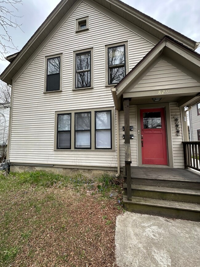 Building Photo - 829 Miller Ave