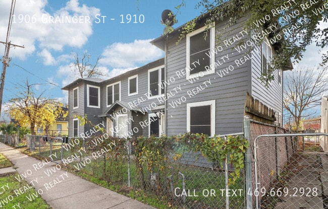 Building Photo - 1906 Grainger St Unit 1910