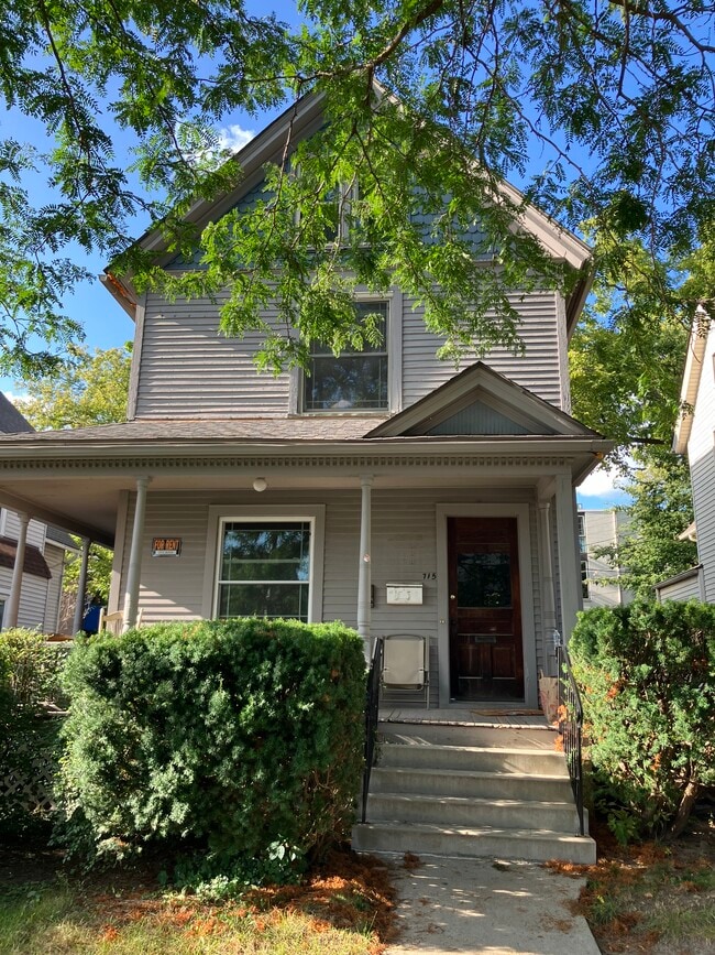 Building Photo - 715 Arbor St Rental