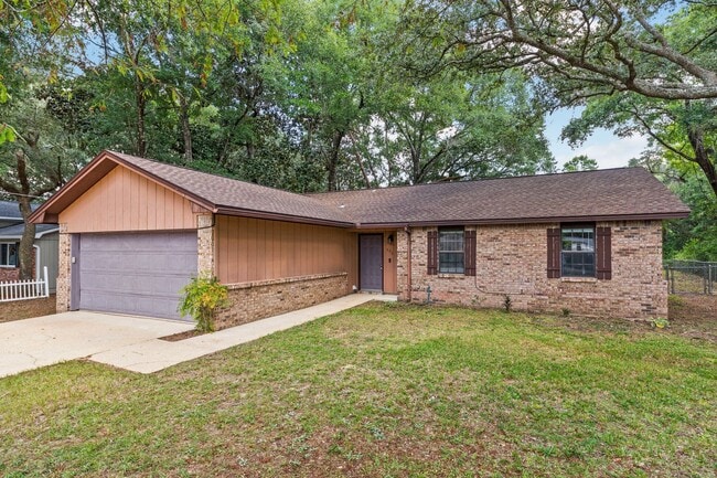 Photo - 3 Bedroom in Desirable Location!