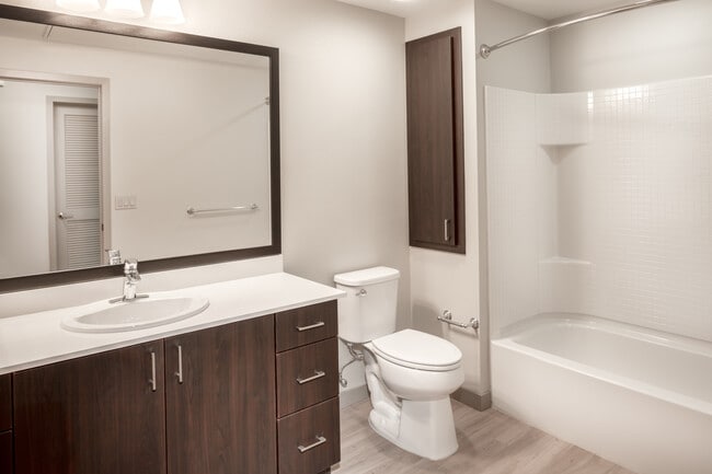 Bath Unfurnished One Bedroom unit 475