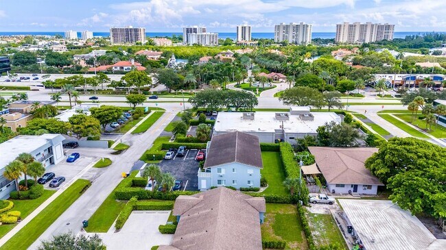 Photo - 560 NE 46th St