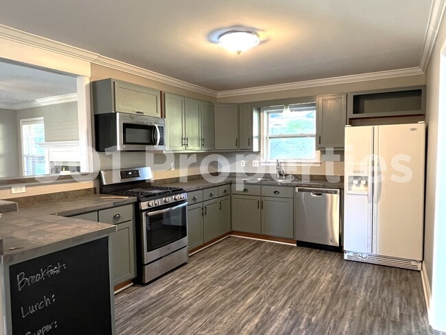 Photo - 8539 Chesterfield Dr