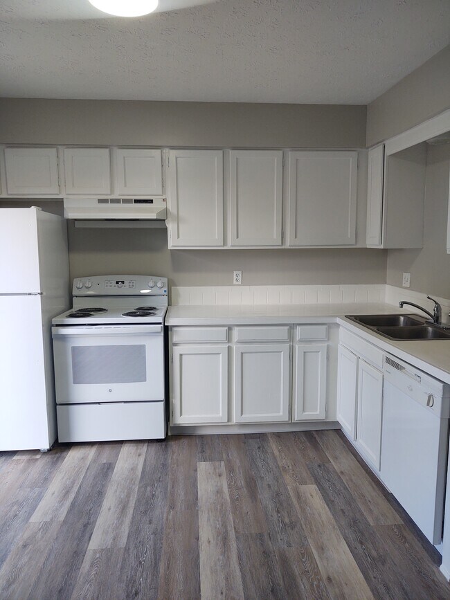 Photo - 10576 Market Ave N