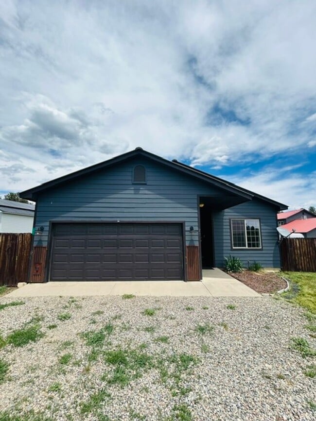 Building Photo - 3 Bed / 2 Bath Mountain Home for Rent – Near National Forest & Lake Hatcher
