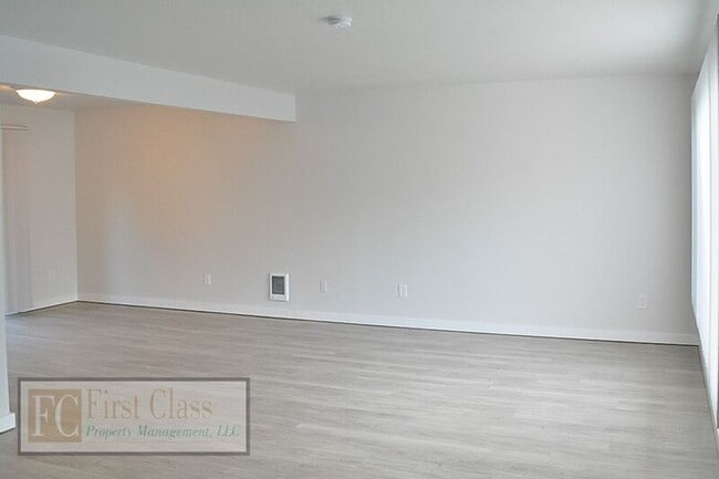 Photo - 2725 Maywood Dr