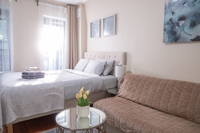 Photo - 328 E 74th St Unidad ID1031983P