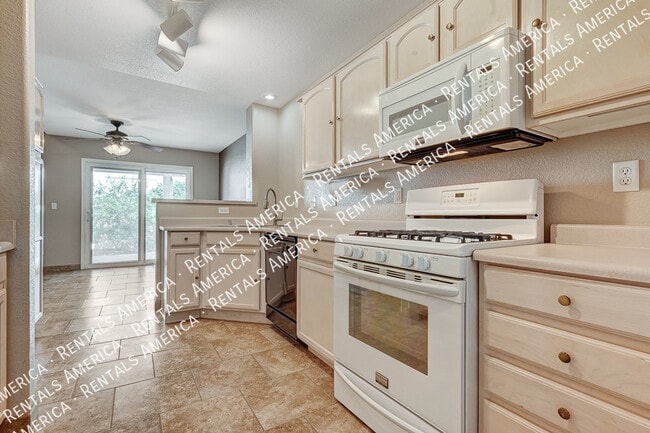 Photo - 456 Temple Canyon Pl