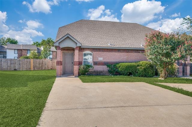 Photo - 325 Queens Ct S