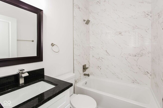 Photo - 43 N Randolph St