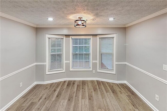Photo - 985 Crystal Water Dr SE