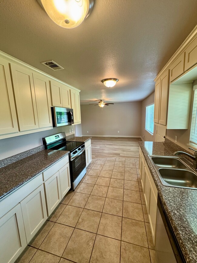 Photo - 2801 W Springdale Cir