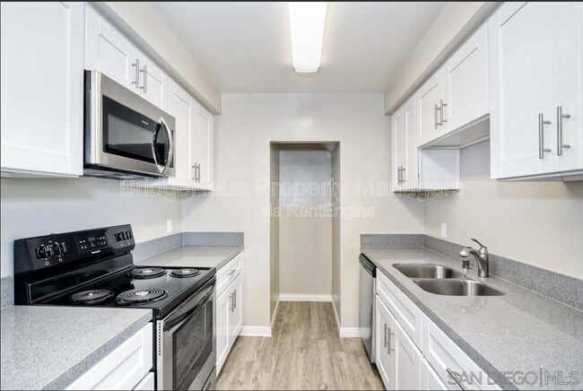Photo - 378 Moss St