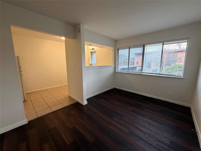 Photo - 3304 Red River St Unit 206