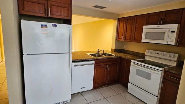 Photo - 4621 NW 88th Ave