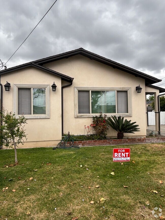Building Photo - 6816 Fishburn Ave Unit 6816-A Rental