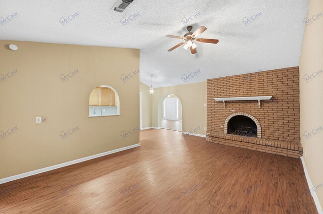 Photo - 207 Evelyn St