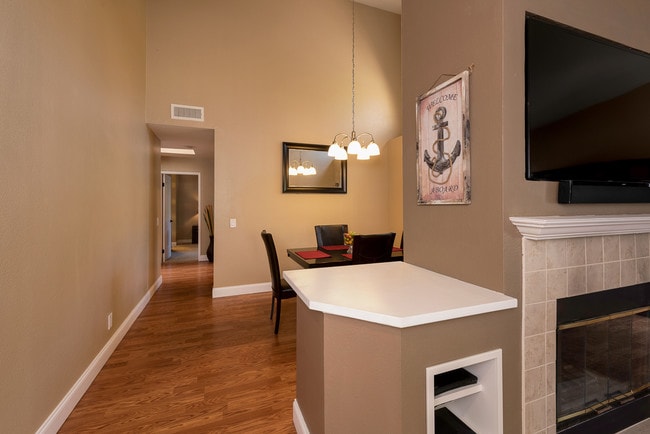 High Ceiling - 5265 Box Canyon Ct Unit G