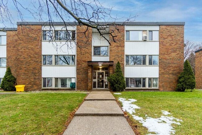 College Avenue Apartments - College Avenue Apartments