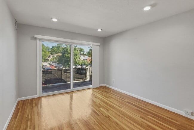 800 Hyde Park Ave Unit 15