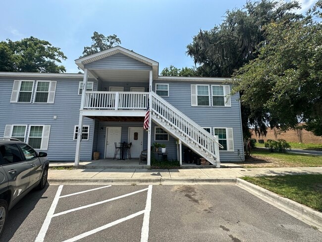 Photo - Apache Cove Apartments