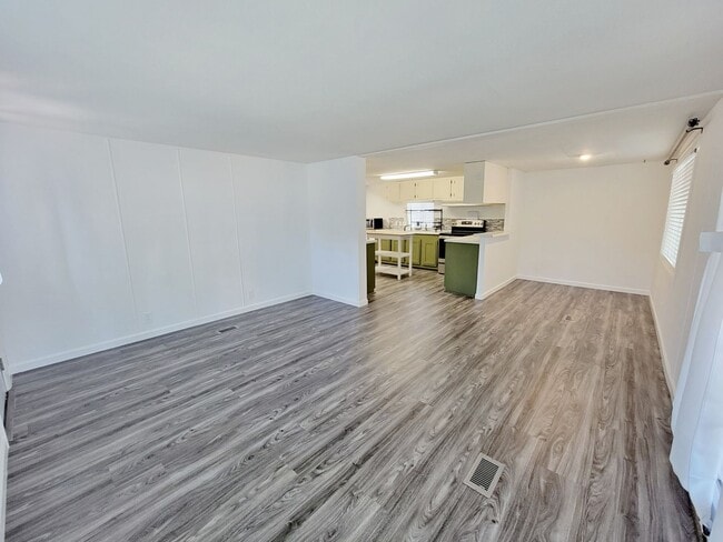 Photo - 3 Bedroom 2 Bath in Munds Park with AC!