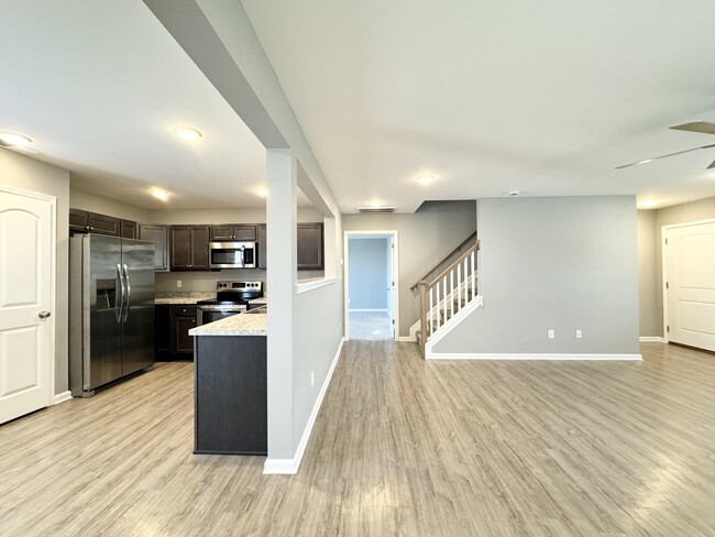 Photo - 104 Evans Blvd House