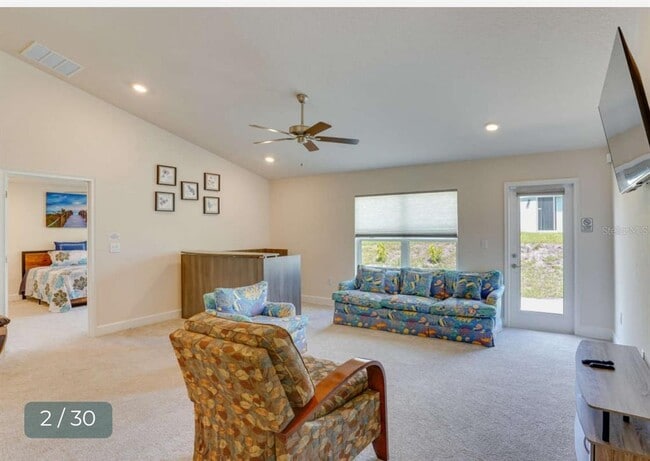 Photo - 303 Shad Way