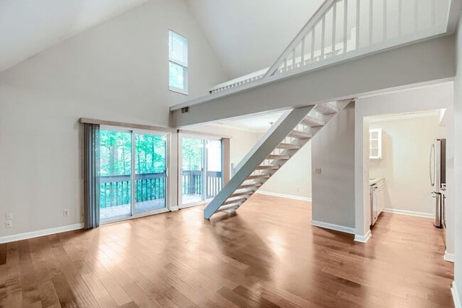 1585-B Arlington Ave