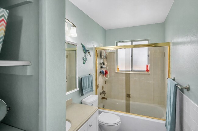 Photo - 6550 Tabor St