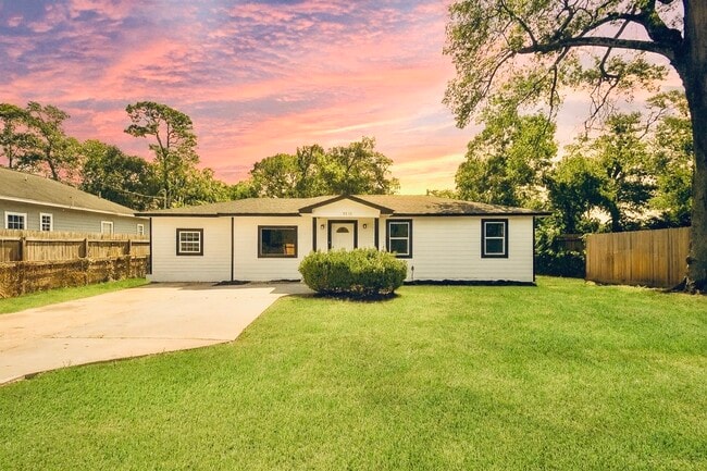 Building Photo - 9230 Lanewood Dr Rental