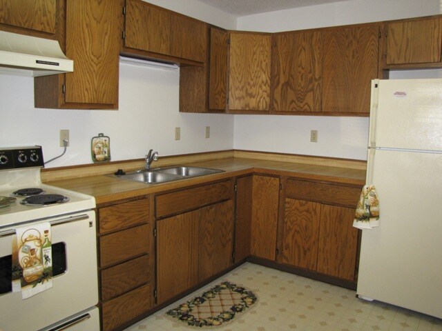 Maple River Manor