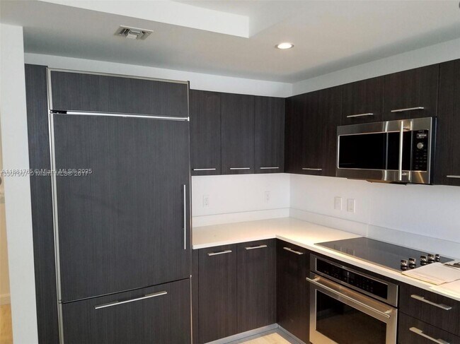 Photo - 55 SW 9th St Unidad 1604