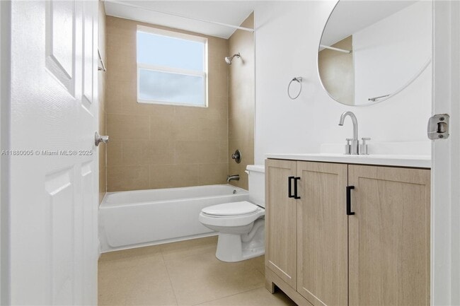 Building Photo - 529 NE 62nd St Unit 401