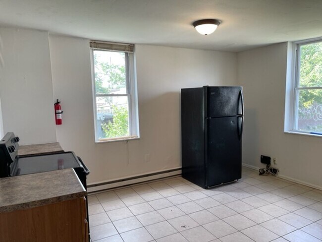 Photo - 3532 Kensington Ave Unit 2R