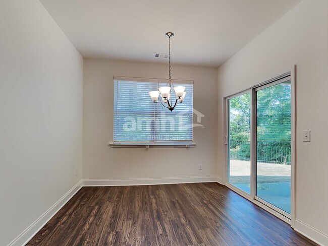 Photo - 7056 Creeksong Dr