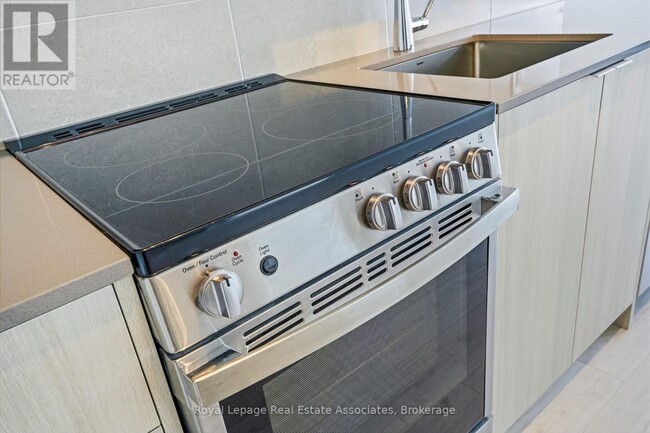 Photo - 2088 James St Unité 604