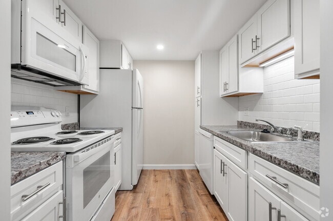Building Photo - Folly Hill Meadows Rental