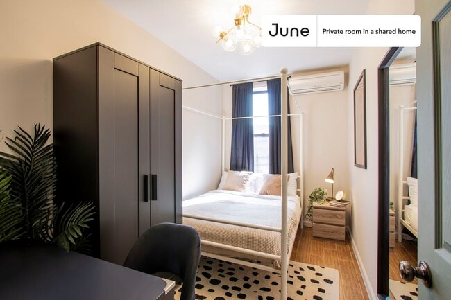 Building Photo - Private bedroom in 3 bed/1 bath Home