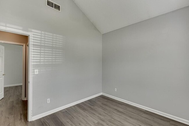 Photo - 2464 Laurelfield Dr