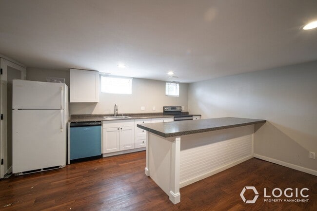822 E 50 S Unidad Basement