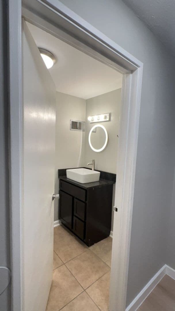Photo - University Towers- FURNISHED 1bd/1ba Apartment #611 Available for Fall 2025! Unit 611