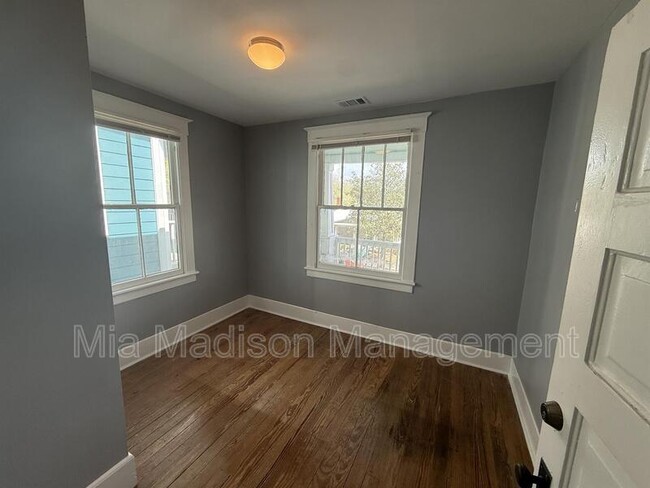 Photo - 607 W 44th St