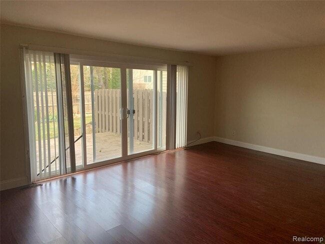 Photo - 6320 Laurentian Ct