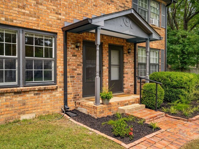 Photo - Awesome 2BE/1.5BA duplex in fantastic location in Nashville!